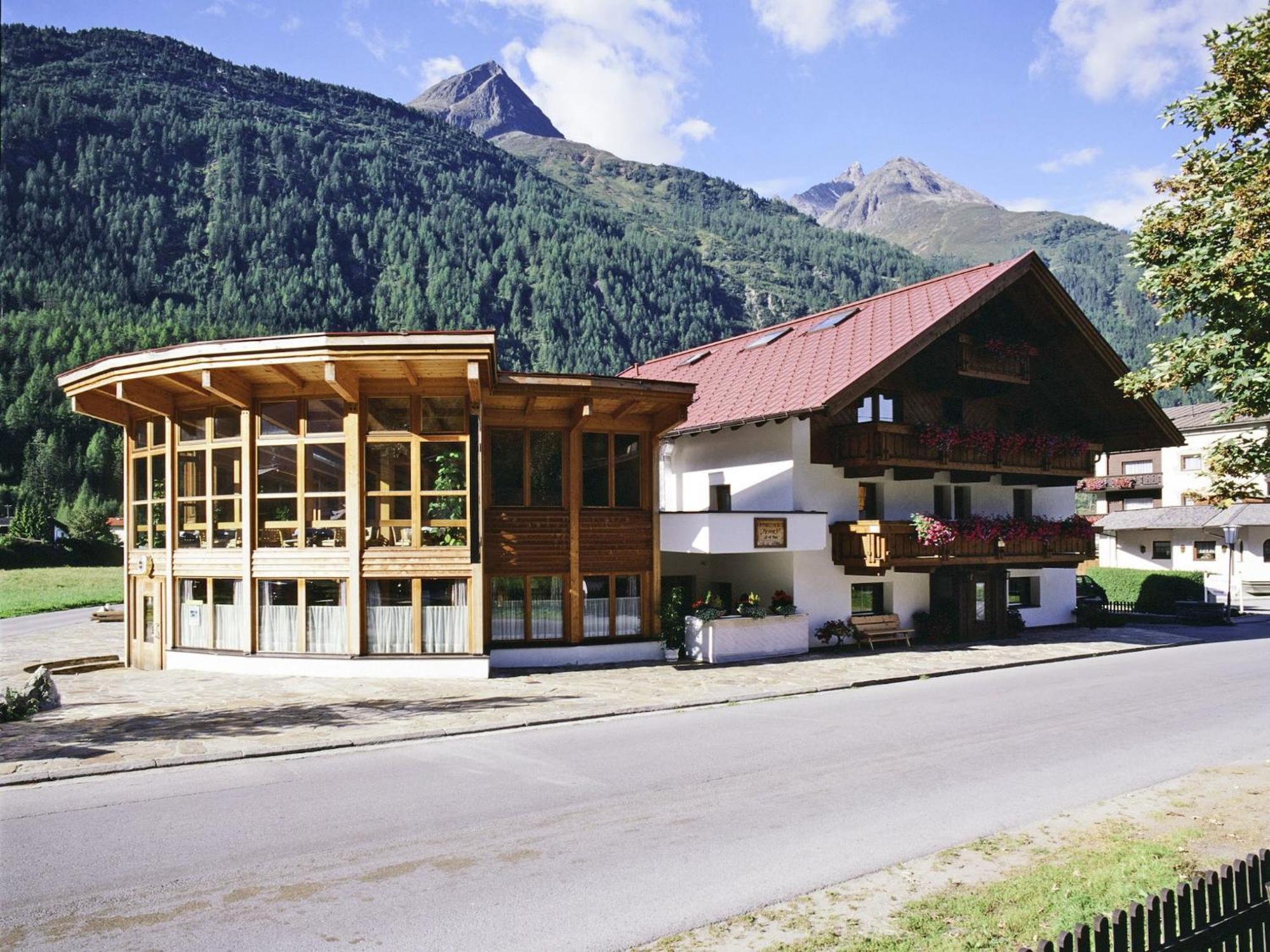 Comfortable Apartment In L Ngenfeld With Ski Storage Längenfeld Exterior photo